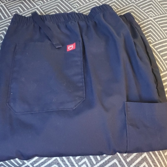 Never worn 5 pocket scrubs tall length+2nd free pr - Picture 2 of 3